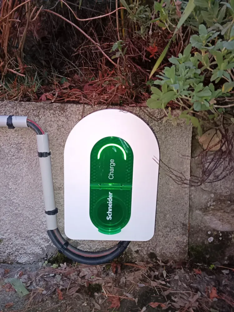 Prise borne de recharge